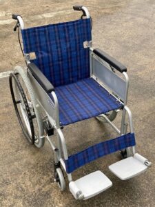カワムラ　KAWMURA 自走式車椅子　車いす　KA22