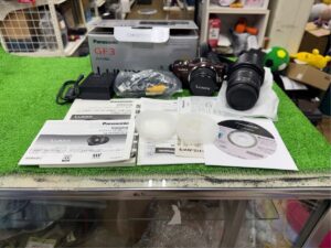 Panasonic LUMIXダブルレンズキット　ミラーレスデジタル一眼　DMC-GF3W