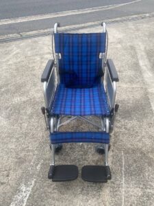 カワムラ KAWMURA こまわり6輪　18インチ介助式車いす　車椅子　KAK-18-40
