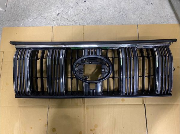 ランドクルーザー プラド　後期　TRJ150W 純正フロントグリル 53111-60C10