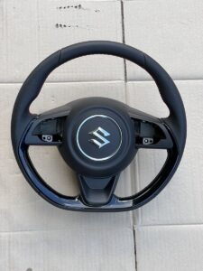 スズキ　スイフト　ZC33S 純正ステアリング 赤ステッチ