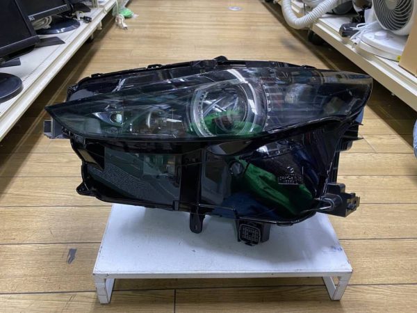 CX-30 DM8P DMEP 純正左ヘッドライト stanley w5546