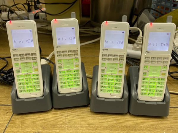 NTT αA1 ビジネスホンコードレス電話機　A1-DCL-PS-（1）（W）