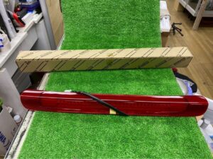 ランドクルーザー　100系　純正ハイマウントストップランプ　koito 60-75