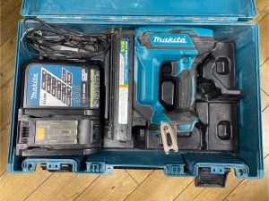 マキタ makita 18v 35mm 充電式 面木釘打　FN350DRG