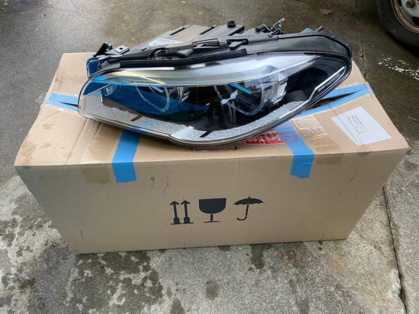 BMW F10/F11 後期　5シリーズ　純正左ヘッドライト　1LX 011 072-03/AO