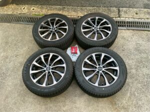 スタッドレスタイヤは何年落ちまで売れる?製造年・溝・劣化の査定基準 BULMINUM 100 16x6J in45 20555R16 ブリザック スタッドレス