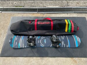 スノーボードは何年前まで売れる?古い板・型落ちモデルの買取事情 BURTON バートン CLASH CUSTOM 1 1