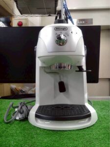  DeLonghi デロンギ エスプレッソ カプチーノメーカー EC221W