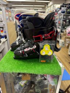 スキー板は何年前まで売れる?古いスキー用品の買取事情 HEAD EC2200cc CUBE3 easy walk 29cm スキーブーツ