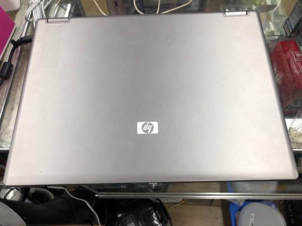 HP 6730b Genuine T1600 1.66Ghz 2GB ノートパソコン 600x449