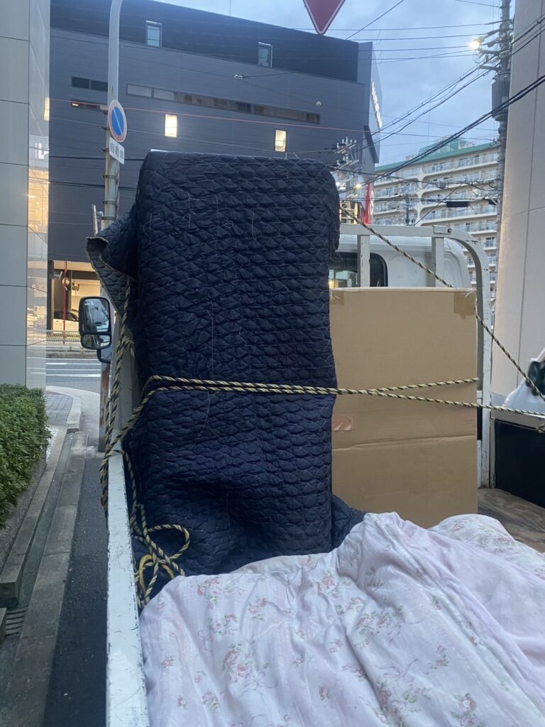 出張買取は危険?悪質業者の見分け方とトラブル事例・安全な買取店の選び方 IMG 7863 768x1024