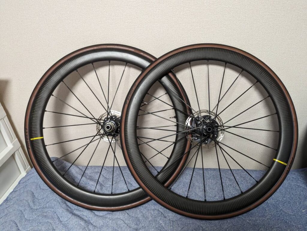 ロードバイクは完成車とパーツ売りどちらが高い?フレーム・ホイール・コンポの査定を比較 MAVIC COSMIC SLR 45 DISC ロードバイク 1024x771