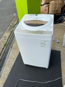 洗濯機を売る前に何をする?水抜き・掃除・取り外し・搬出時の注意点 TOSHIBA 東芝 全自動洗濯機 AW 5G8