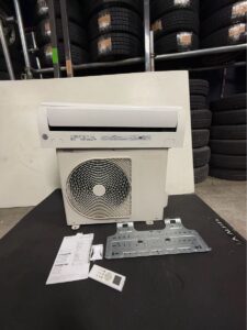  TOSHIBA 東芝 ルームエアコン　6畳用　2.2kw RAS-F221MA
