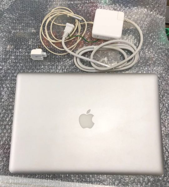Apple MacBook Pro A1286 Core i7 4GB ノートパソコン 541x600