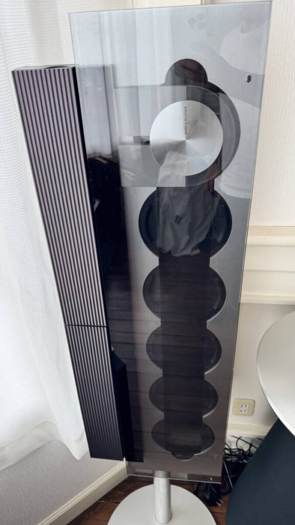 i img675x1200 179126389955769wvtas27788.Bang Olufsen BeoSound 9000 CDオーディオ スタンド付 576x1024