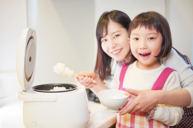 炊飯器は売れる?何年前まで買取できる?高く売れるメーカー・査定ポイントを解説 image 460