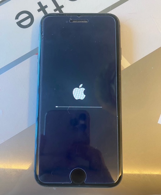 apple iphone 8 64gb MQ782J/A SIMフリー　
