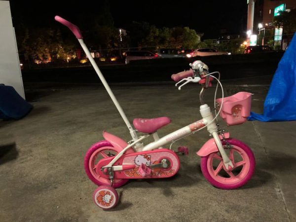 Sanrio サンリオ ハローキティ 自転車 補助輪付き 600x450