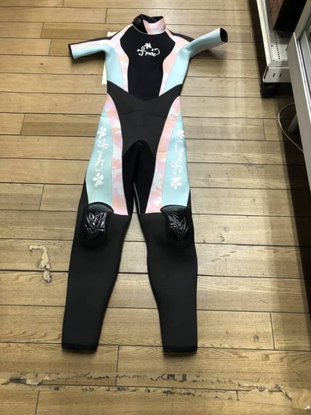 Wold Dive 女性ダイビングスーツ ウエットスーツ. 450x600
