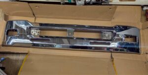 いすゞ　4t 07フォワード　標準　メッキフロントバンパー