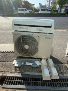 アイリスオーヤマ ルームエアコン 10畳用　2.8kw IRR-2821C