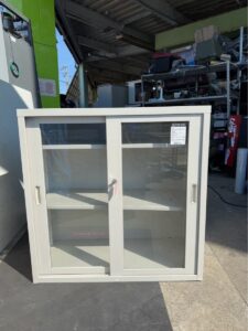 コクヨ　引違いガラス スチール書庫 キャビネット F-335FIC