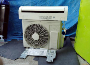 HITACHI 日立　白くまくん　ルームエアコン　RAS-AJ22J ６畳