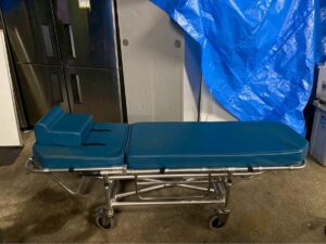 トヨタ ストレッチャー 担架 搬送 救急車