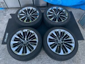 レクサス　LS エグゼクティブ　純正オプション20インチタイヤホイール