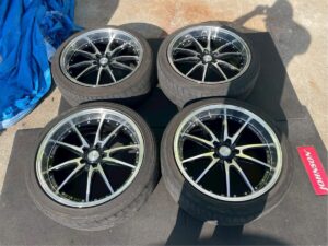 ロクサーニ　クロノグラスター　114.3 20x9J in 245/40R20