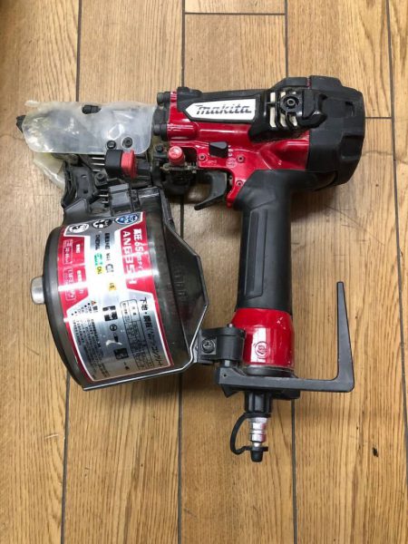 makita 高圧エア釘打機 65mm AN635H