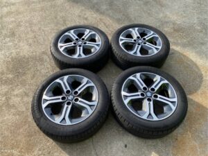 エスクード　純正17インチタイヤホイールセット